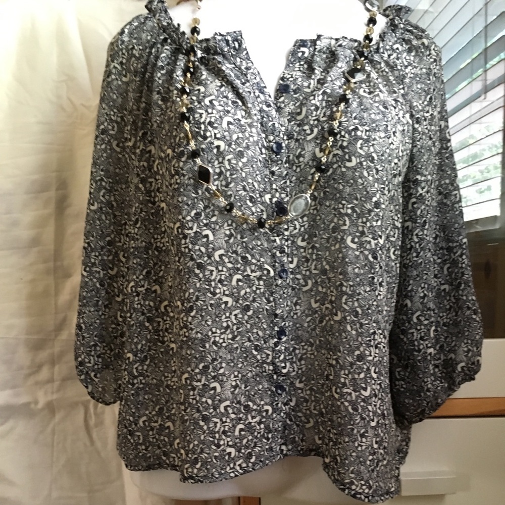 H&M Lacey Romantic Feminine Pretty & Sexy blouse. Lightweight.